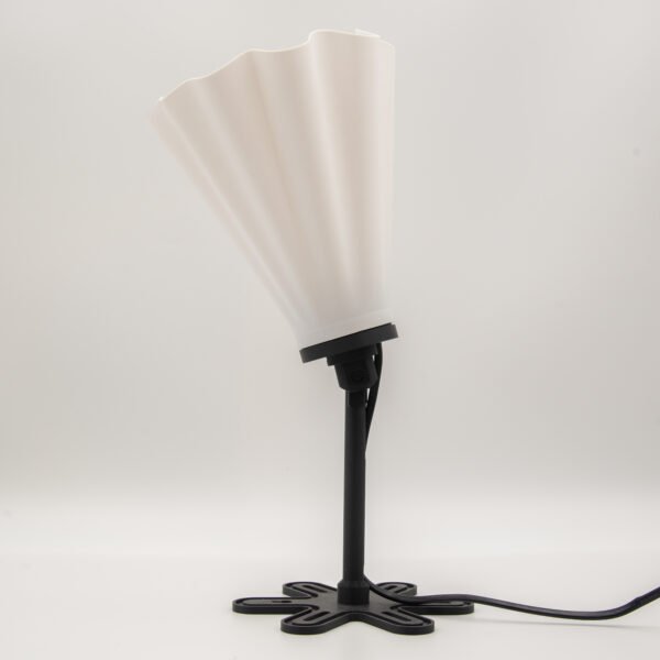 Nora 多功能調節燈 桌壁兩用設計 機械關節與花朵燈罩