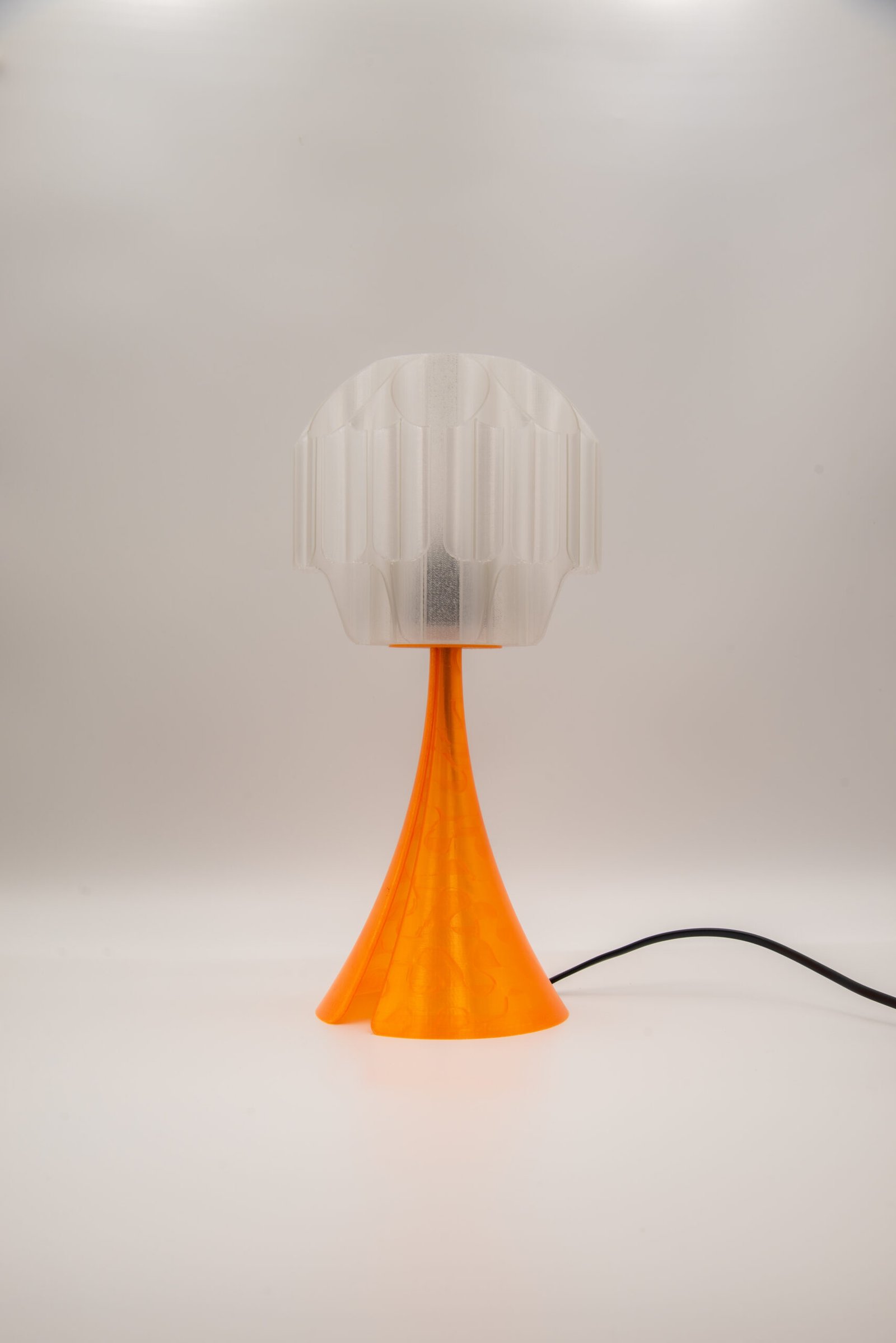 20251212-SAM_3648 Brisa & Drape 優雅氛圍燈 垂墜裙擺造型底座與花苞燈罩 晚禮服剪影設計