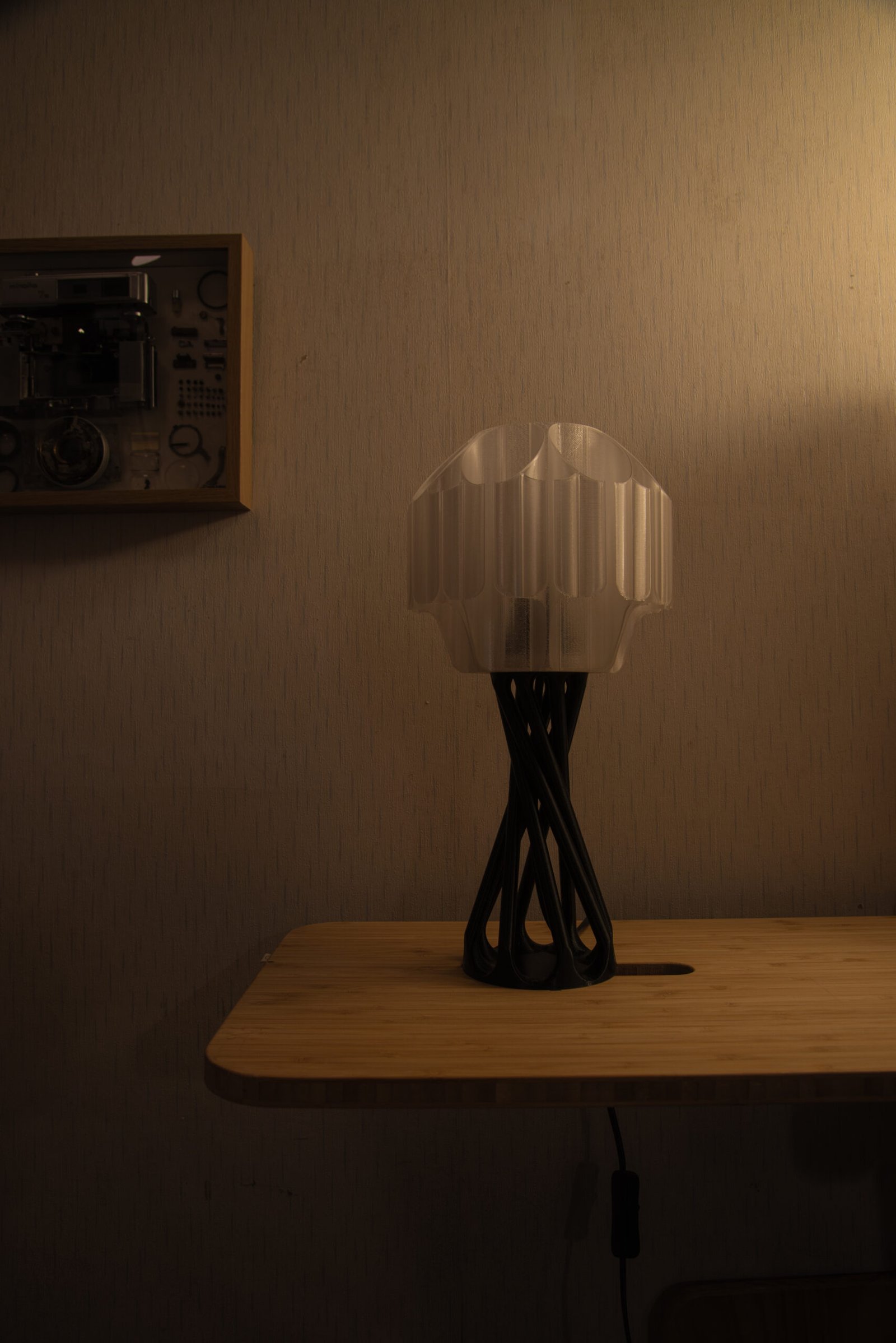 SammmLink Brisa x Twirl 桌燈 - 黑色款 SammmLink Twirl 黑色燈座 關燈外觀細節 3D列印模組化桌燈