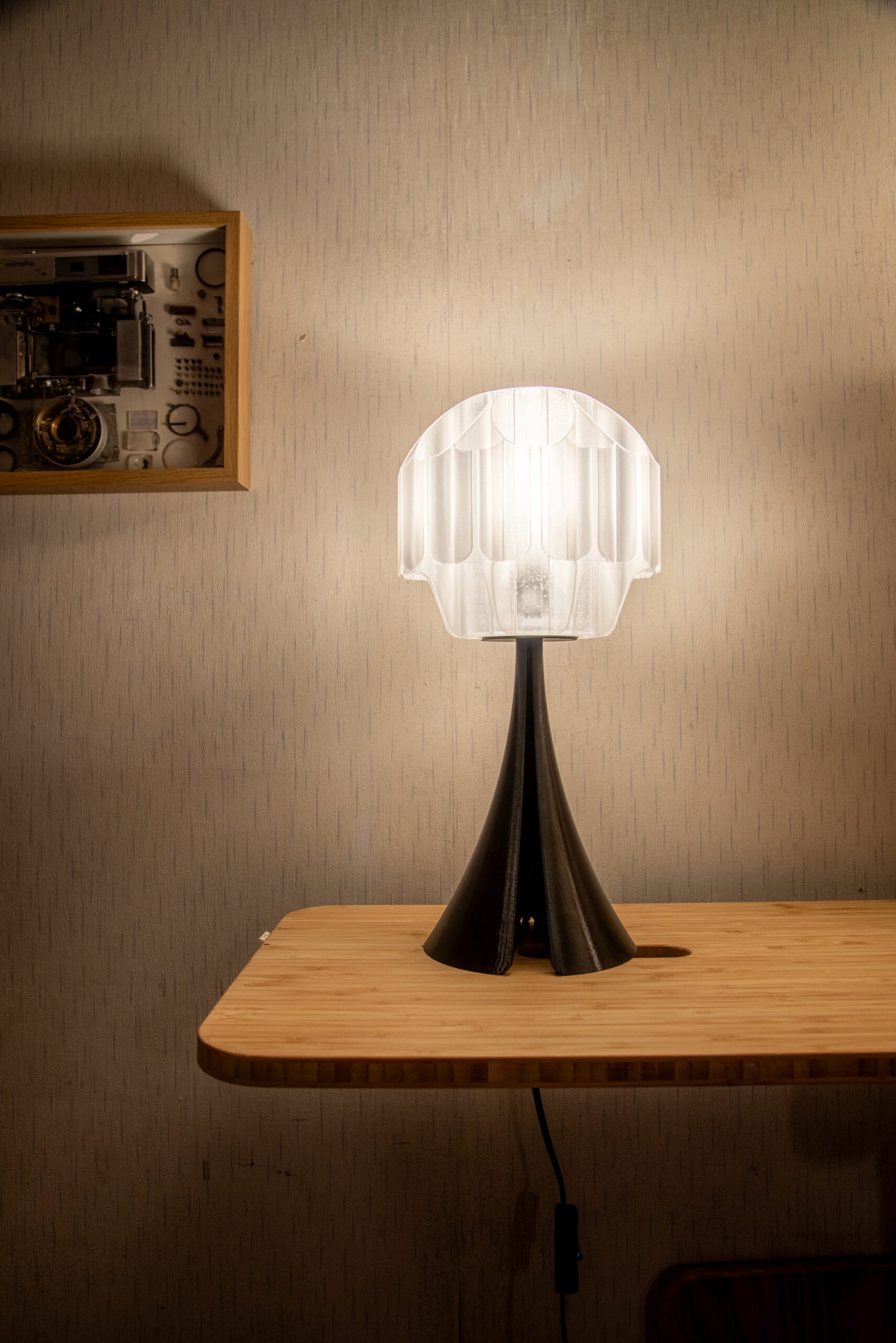 SammmLink Brisa x Drape 黑色款 開燈光影效果 3D列印模組化桌燈