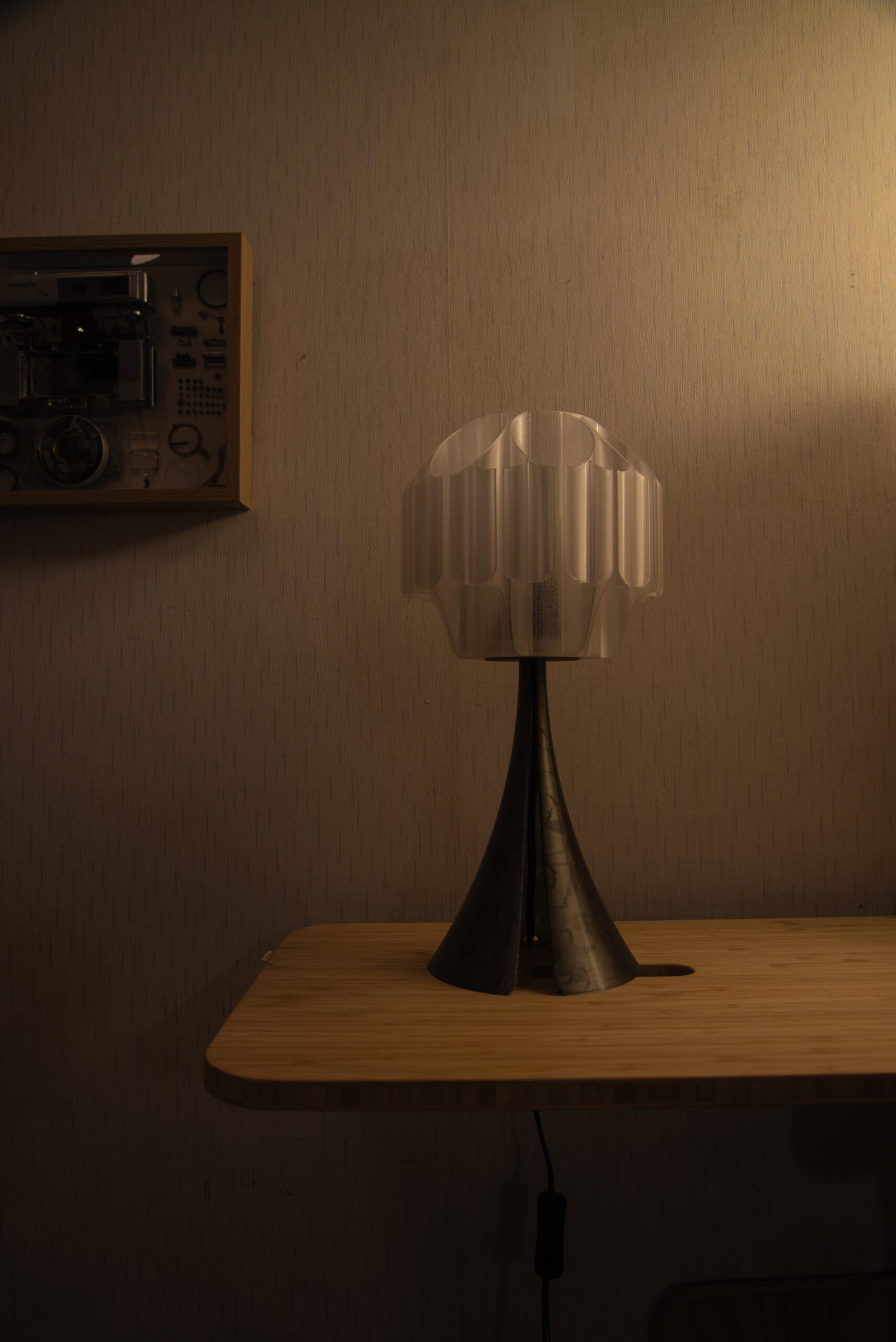 SammmLink Drape 透灰色燈座 關燈外觀細節 3D列印模組化桌燈